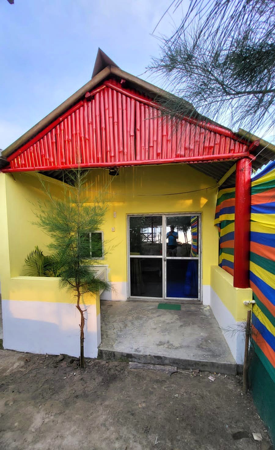 Well maintained entrance to guest cottage